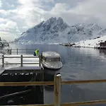 Aldeamento Turístico Lofoten - *